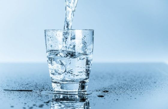 Nước giúp cơ thể sảng khoái. Long Gia Uy