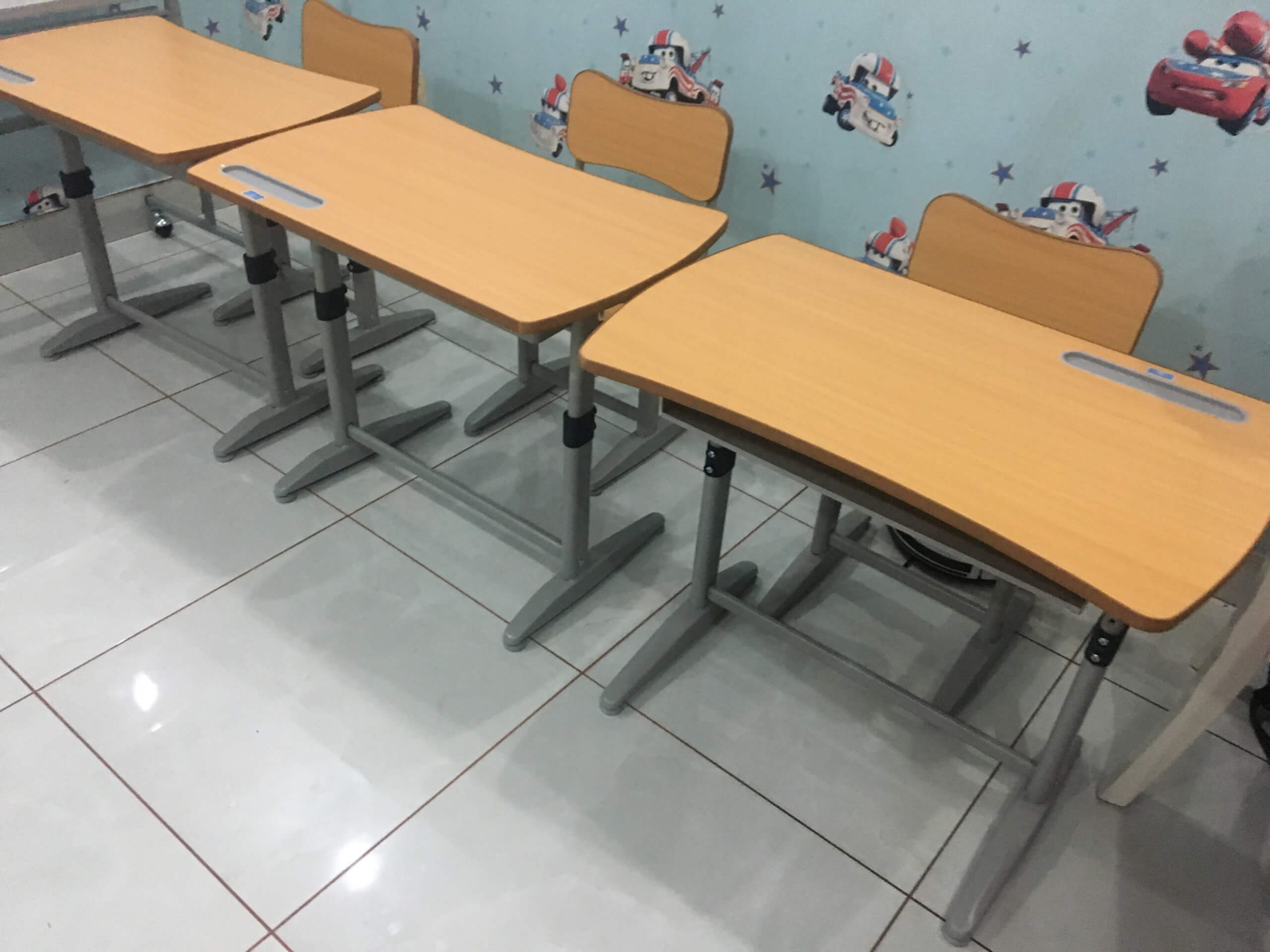 Các mẫu bàn ghế học sinh Xuân Hòa chuẩn an toàn cho bé